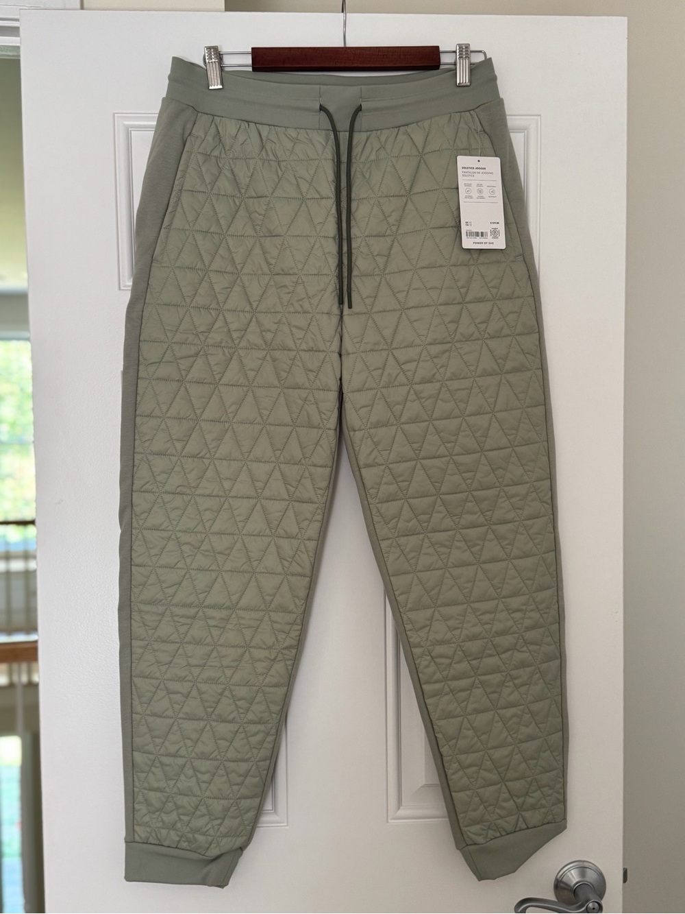 Athleta Quilted Olive Jogger Pants, perfect apres ski!